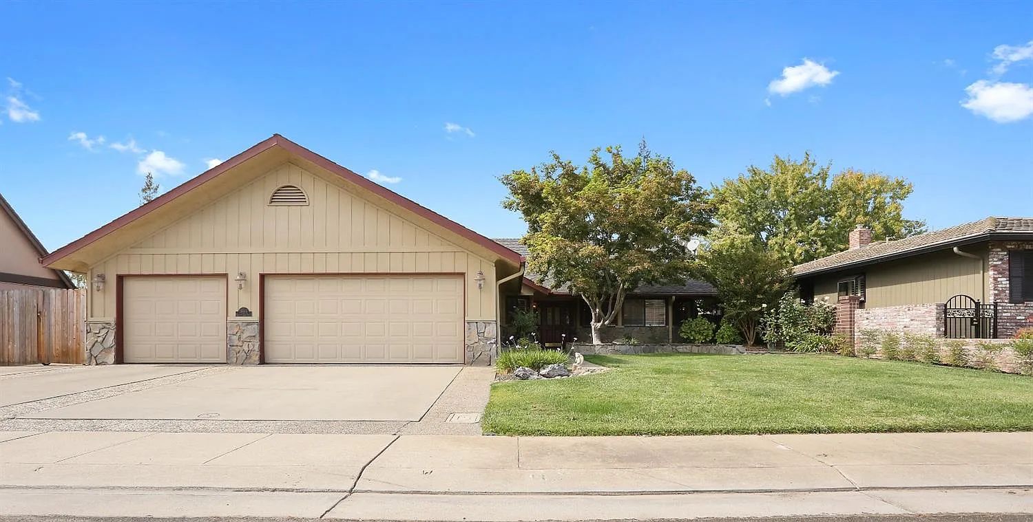 19465 N Meadow View Dr photo 1