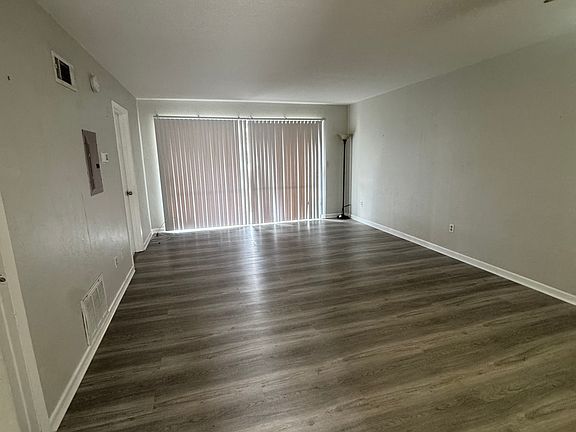 3rd image of 2426 Tulane Ave #4.1