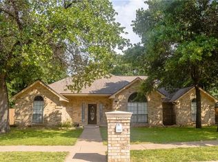1313 Oak Harbor Blvd, Azle, TX 76020