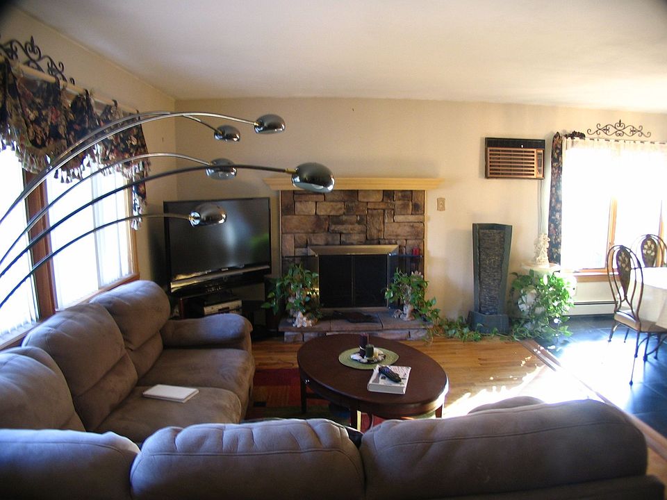 1st image of 70 S Evergreen Dr