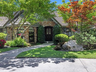 255 E Shepherd Ave, Fresno, CA, 93720