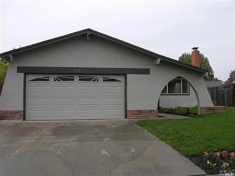 1181 Heron Ct photo 1