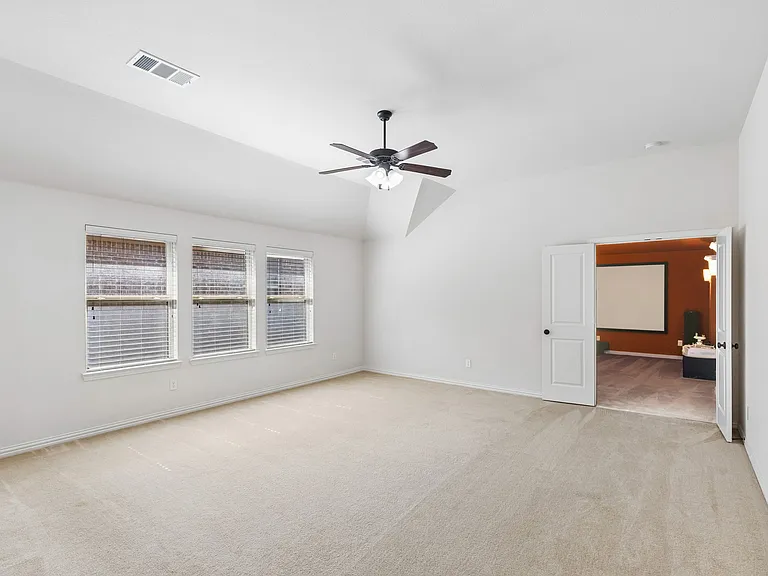 408 Vine St — Photo 8