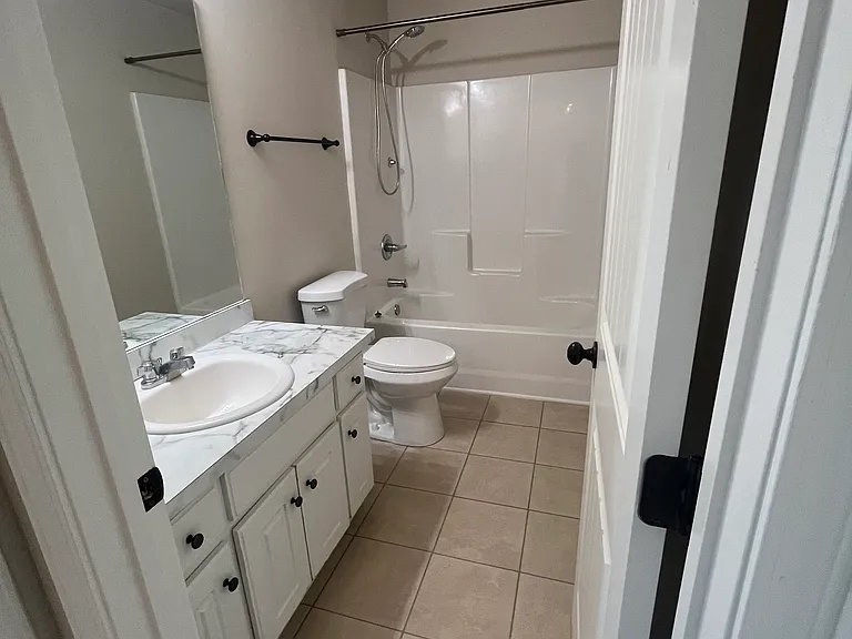41 Colonial Ct — Photo 9