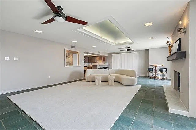 3 bed, 7.0 bath, 1500 sqft, $3,995 — Photo 3