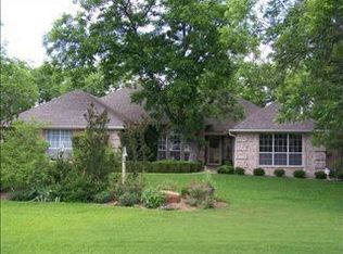 9004 Woodlawn Dr, Granbury, TX 76049
