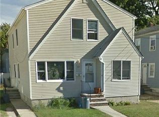 32 Mason St, Hempstead, NY 11550