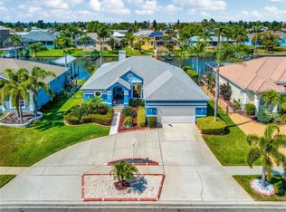 903 Bunker View Dr, Apollo Beach, FL 33572