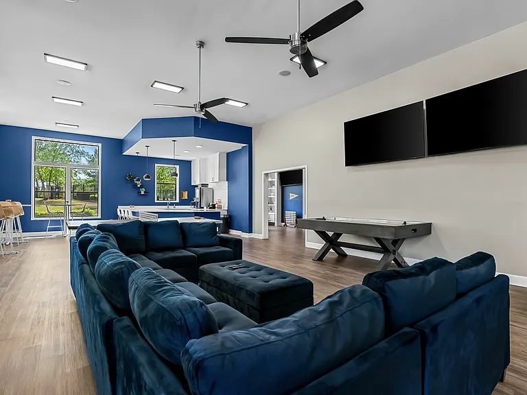 Clubhouse2