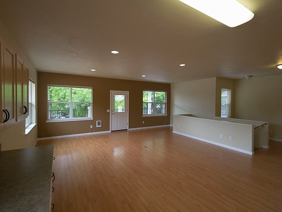 4th image of 561 & 563 E 14th Ave #561