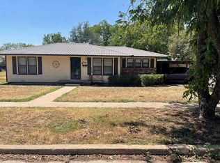 200 East Ave, Ballinger, TX 76821