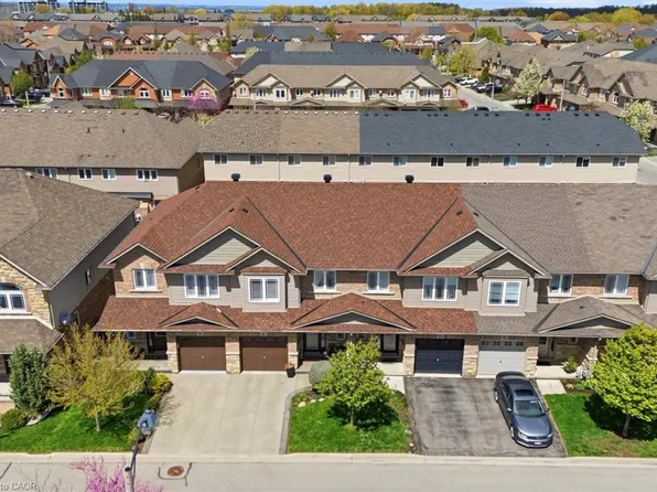84 Periwinkle Dr, Hamilton, ON L0R 1P0