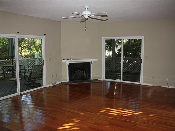 4th image of 13 Beachwood W