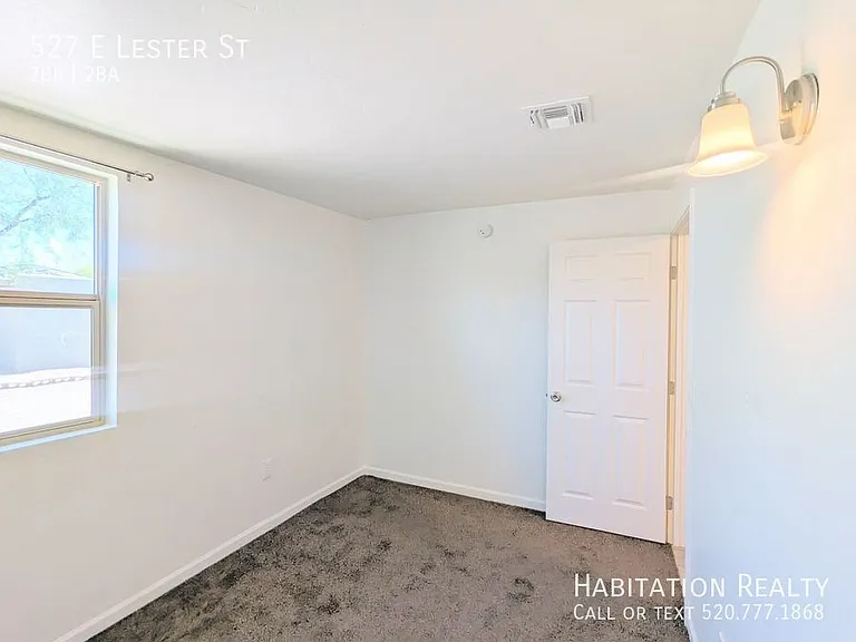 527 E Lester St — Photo 10