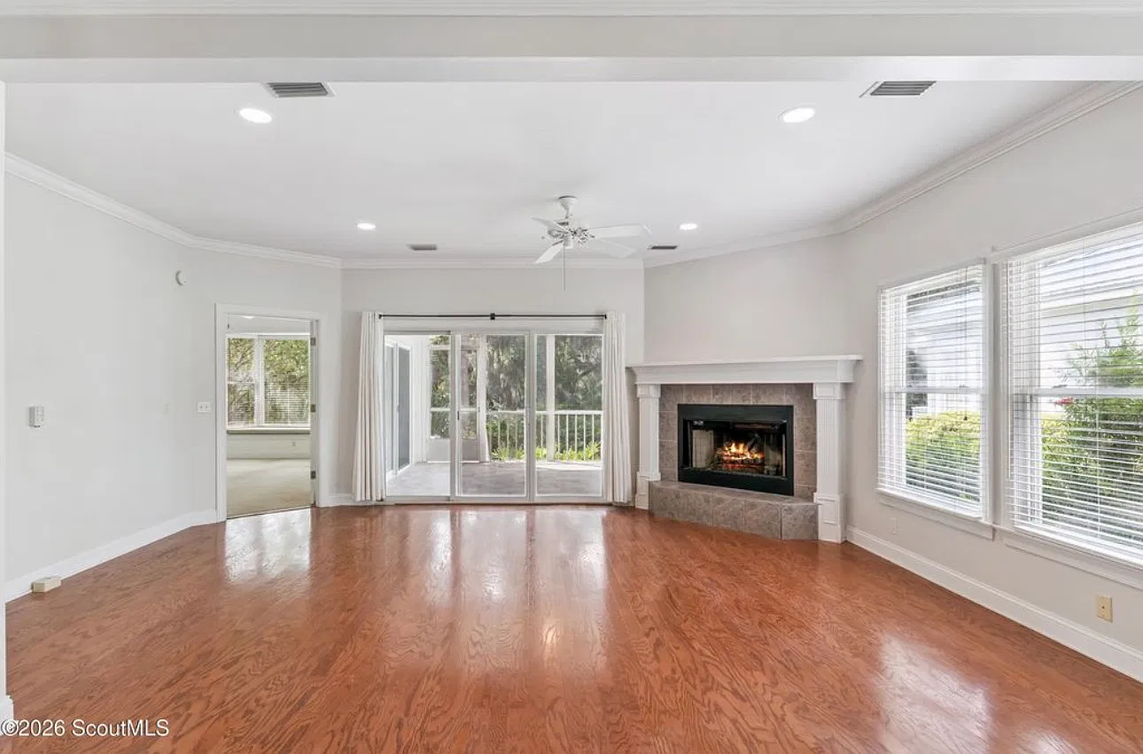 4 bed, 2939 sqft, $4,200 — Photo 2