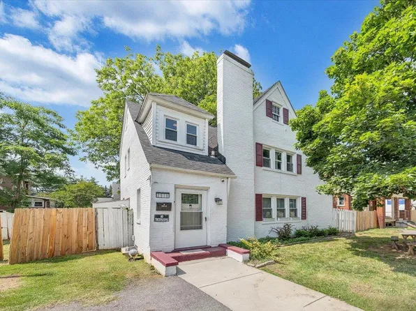 2918 10th St NW, Roanoke, VA 24012