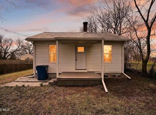 1060 Patchen Rd, Oregon, OH 43616