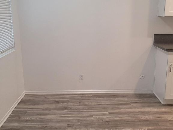 3rd image of 543 W 37th St APT 5