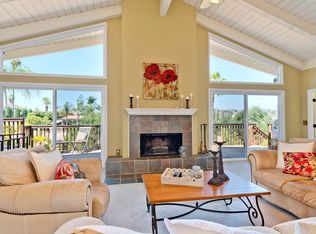 2105 Summit Dr, Escondido, CA 92025