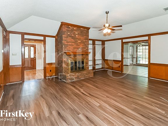 3rd image of 3004 Cane Creek Dr