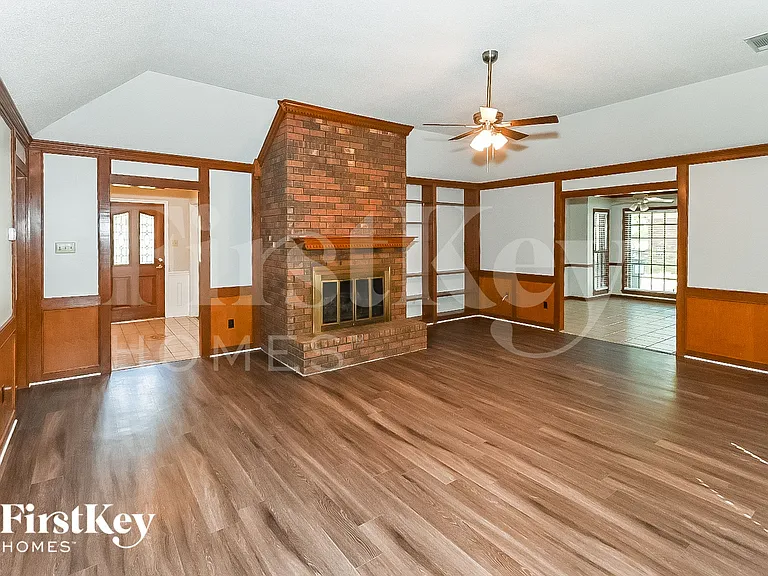 3004 Cane Creek Dr — Photo 3