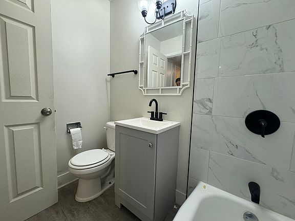 3rd image of 6010 W Fullerton Ave APT 3