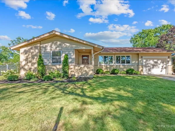 1059 Hickory Ln, Elk Grove Village, IL 60007