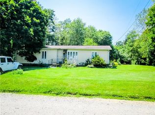 112 Hawk Dr, Evans City, PA 16033