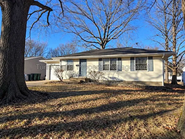 1507 Golden Dr, Saint Louis, MO 63137