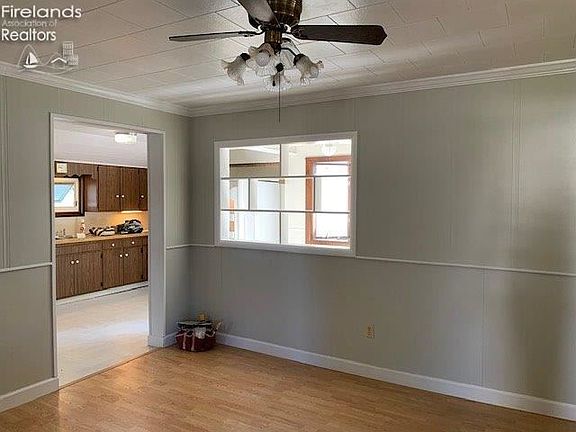 5th image of 320 W Stevenson St