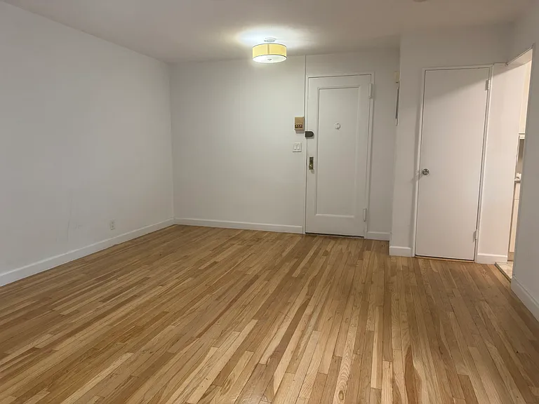 Ash Pl — Photo 2