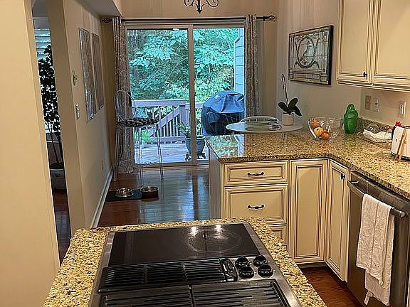 Kitchen w/nook