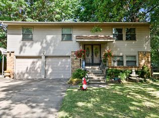 3329 W Countryside Drive, Springfield, MO 65807