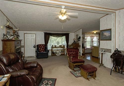5th image of 385 Lyons Ln