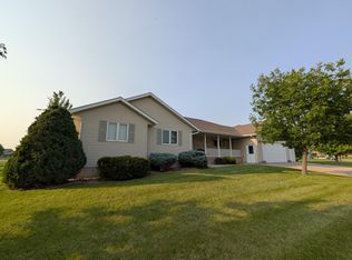 610 Mercedes Dr, Marshall, MN 56258
