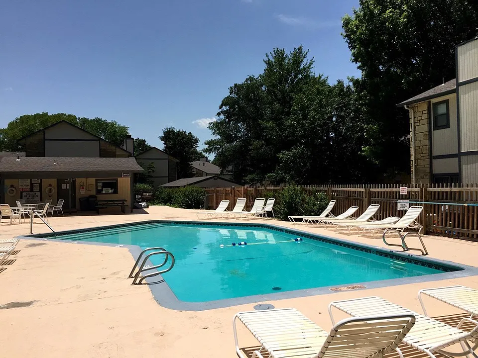 5249 Nowata Rd SE #J106-J-106