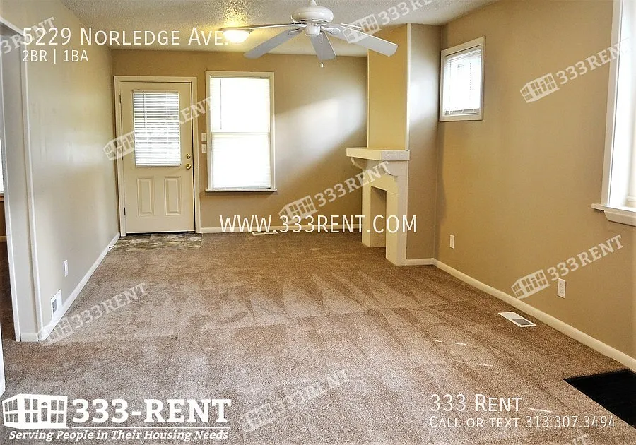 Be enchanted with your stone exterior at your home just north of downtown! — Photo 2