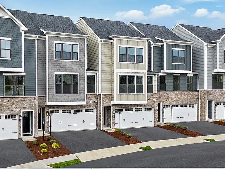 145 Breckenridge Ct — Photo 3