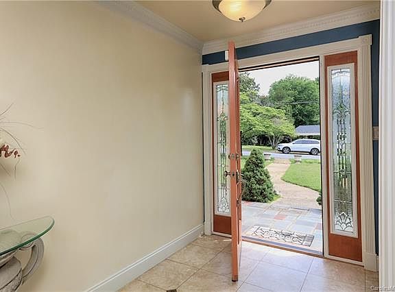 5th image of 315 Summit Ave