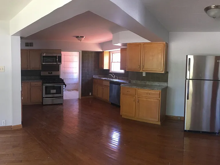4 Linden Ave — Photo 12