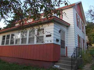 1024 N Main St, Savanna, IL 61074