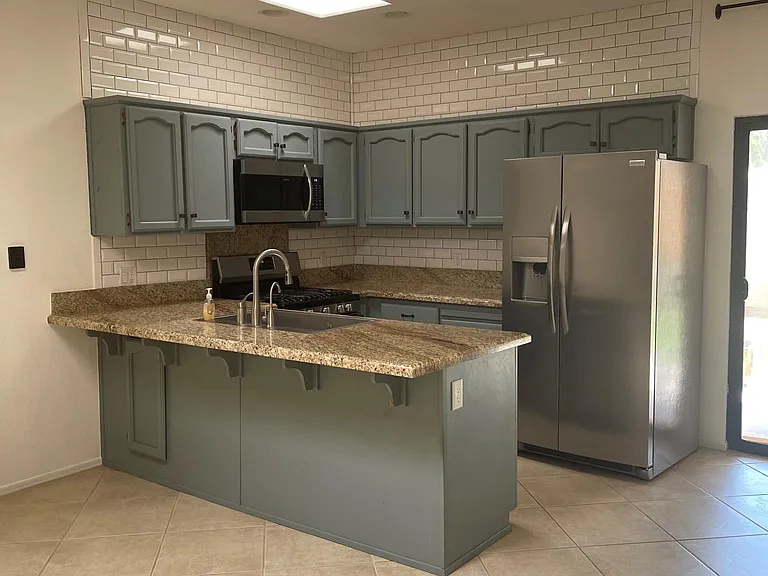 10209 S Del Rey Dr — Photo 1