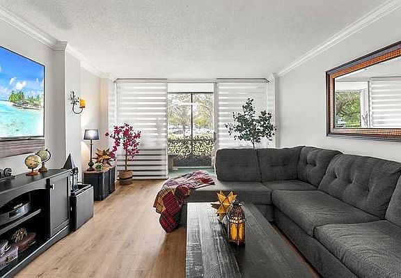 3rd image of 103 Royal Park Drive #1e