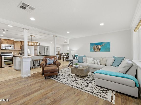 3rd image of 211 E TAYLOR Street