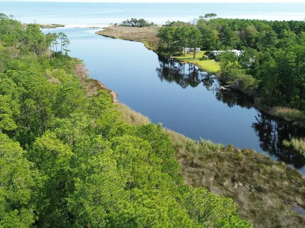 296 Sandy Point Drive, Beaufort, NC 28516