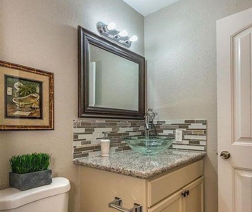 4th image of 16389 Victoria Dr