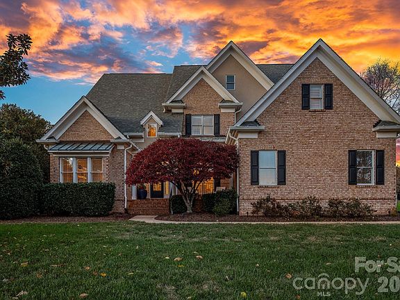 2nd image of 18823 Peninsula Cove Ln
