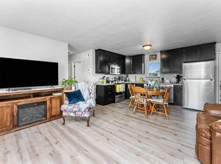 203 Cherry Ln, Chamberlain, SD 57325