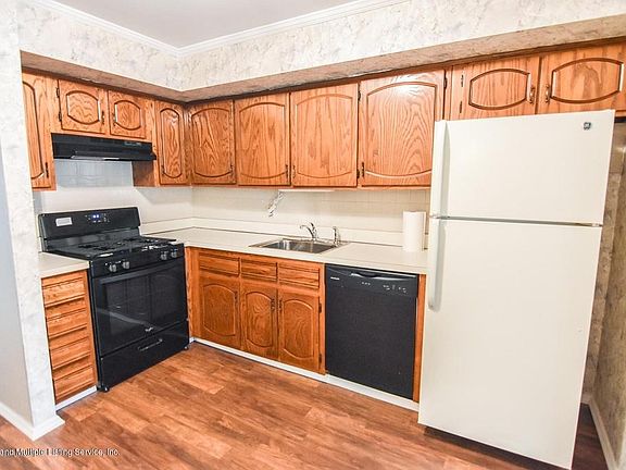 2nd image of 45 Gardenia Ln
