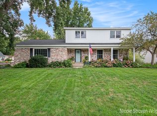 3852 Blackhawk Dr SW, Grandville, MI